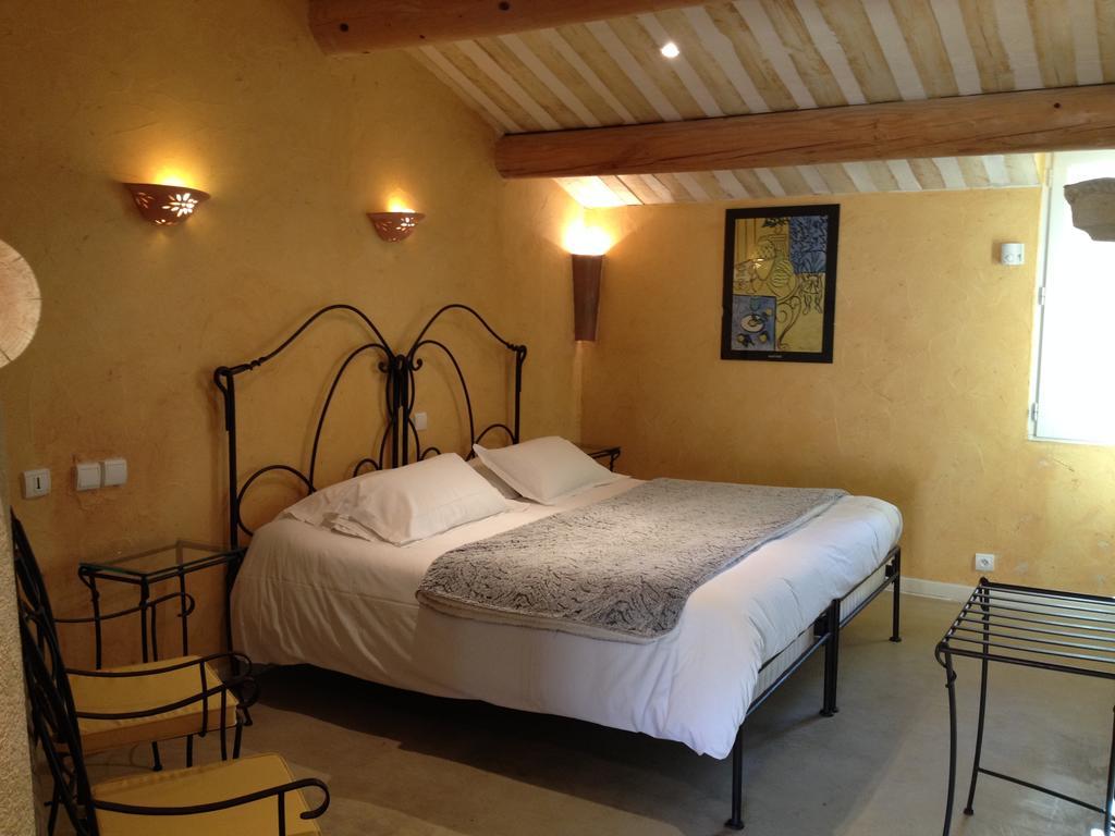 Hotel Lou Caleu Restaurant Le Rocher Des Abeilles Saint-Martin-de-Castillon Pokoj fotografie