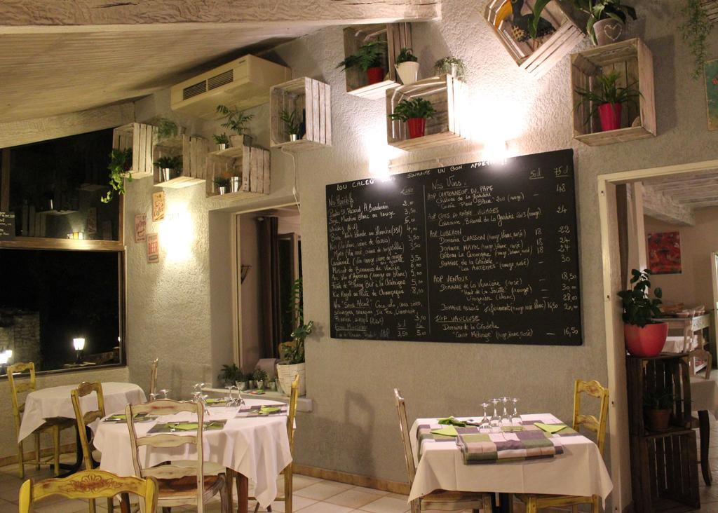 Hotel Lou Caleu Restaurant Le Rocher Des Abeilles Saint-Martin-de-Castillon Exteriér fotografie